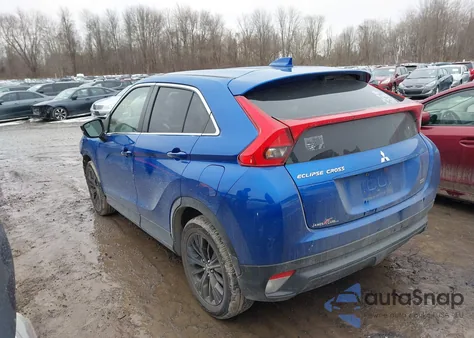 2020 Mitsubishi Eclipse Cross Le 1.5T/Se 1.5T/Sp 1.5T z USA, uszkodzony, nr VIN JA4AS4AA4LZ015026